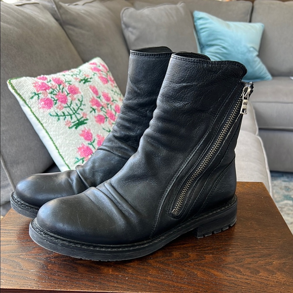 Sofft Black Leather Ankle Boots with Side Zipper, 8.5